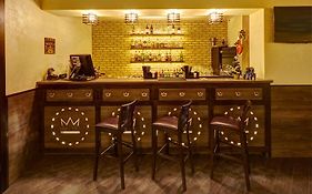 Three Crowns Hotel